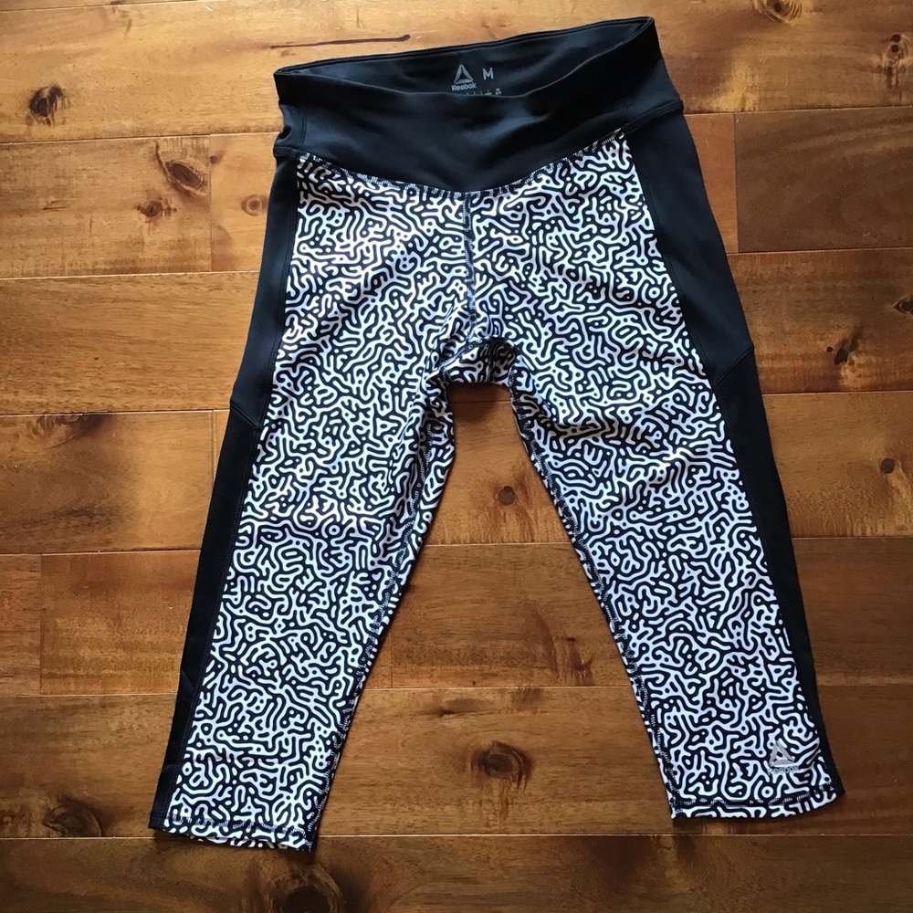 NWOT Reebok capris leggings M